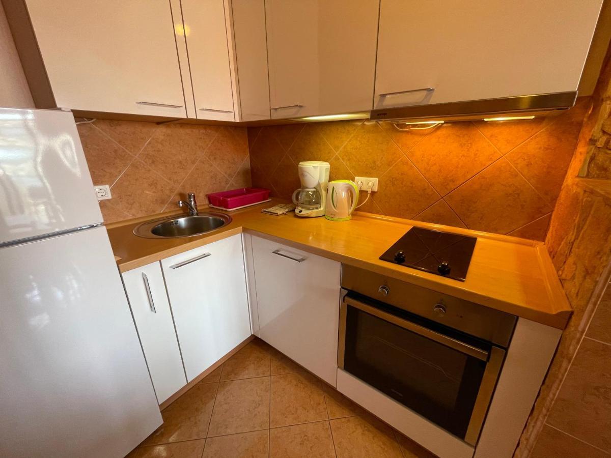 Apartment Jakasa โตรกีร์ ภายนอก รูปภาพ
