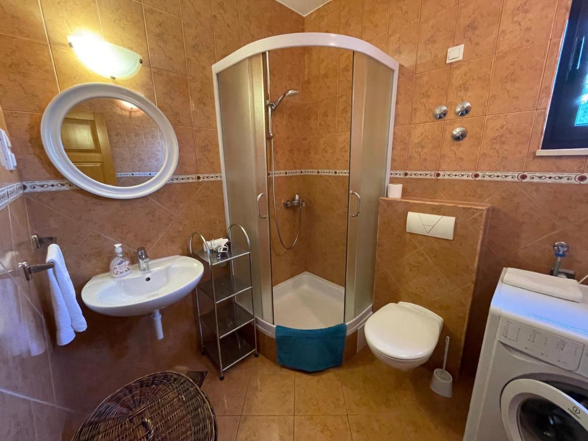 Apartment Jakasa โตรกีร์ ภายนอก รูปภาพ