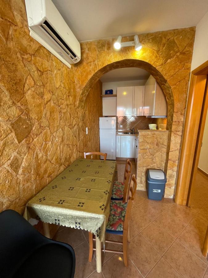 Apartment Jakasa โตรกีร์ ภายนอก รูปภาพ