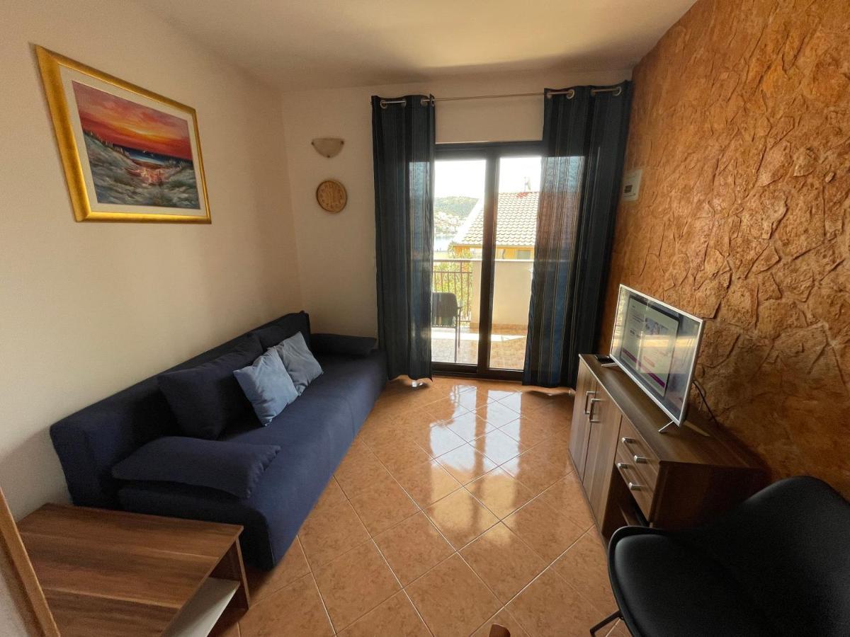 Apartment Jakasa โตรกีร์ ภายนอก รูปภาพ