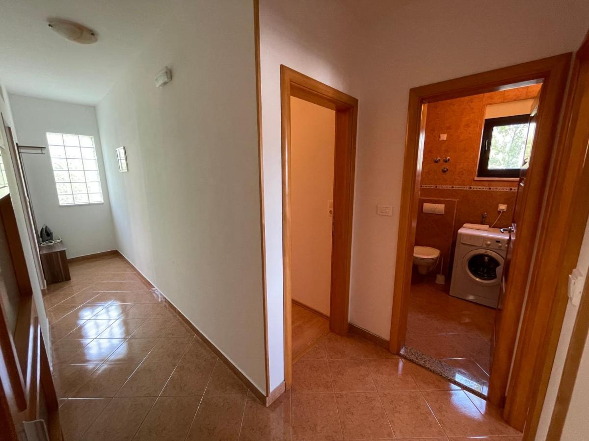 Apartment Jakasa โตรกีร์ ภายนอก รูปภาพ