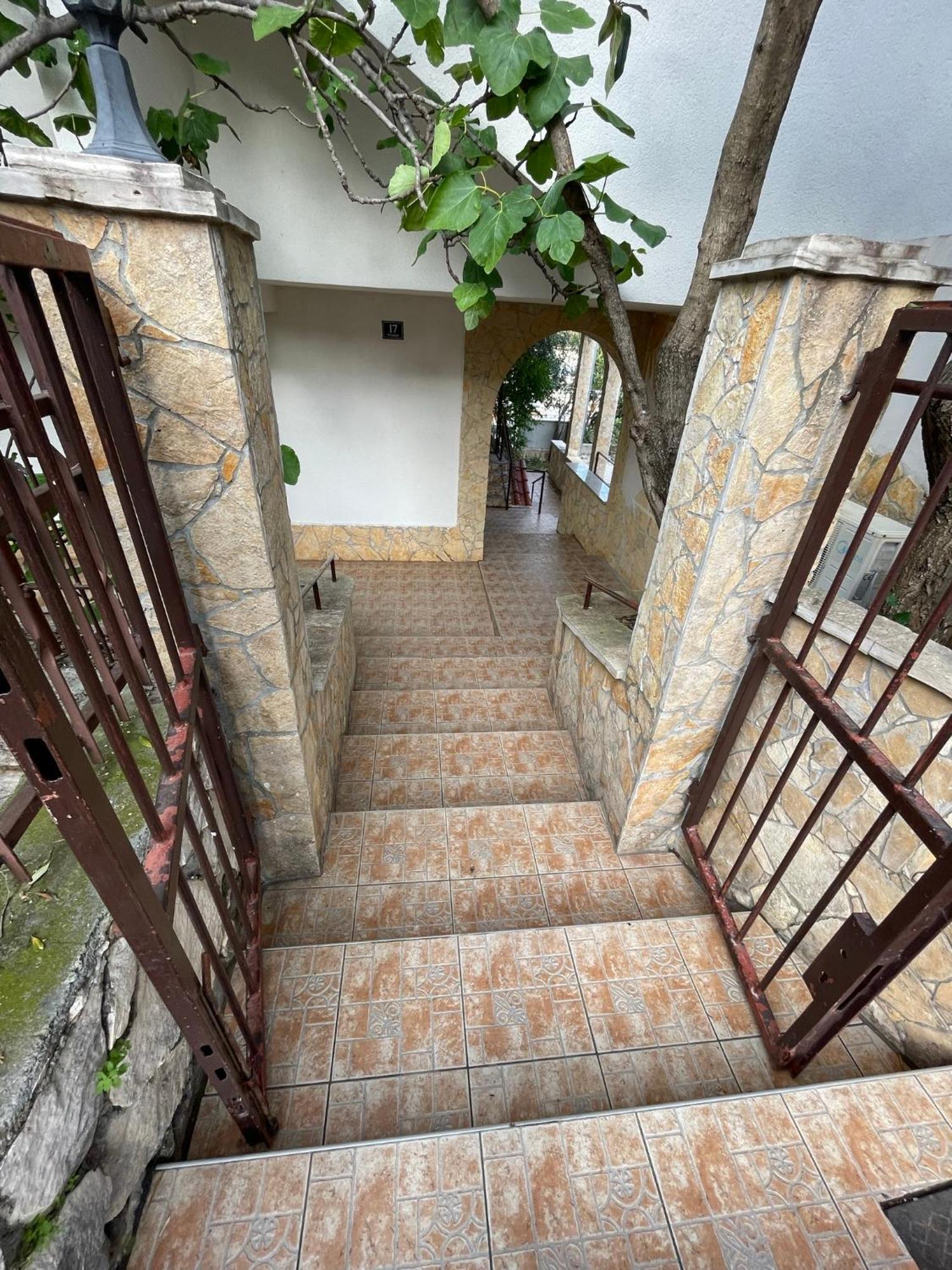 Apartment Jakasa โตรกีร์ ภายนอก รูปภาพ