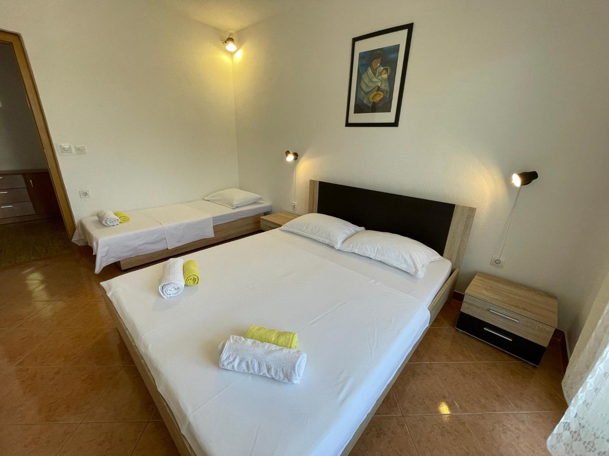 Apartment Jakasa โตรกีร์ ภายนอก รูปภาพ