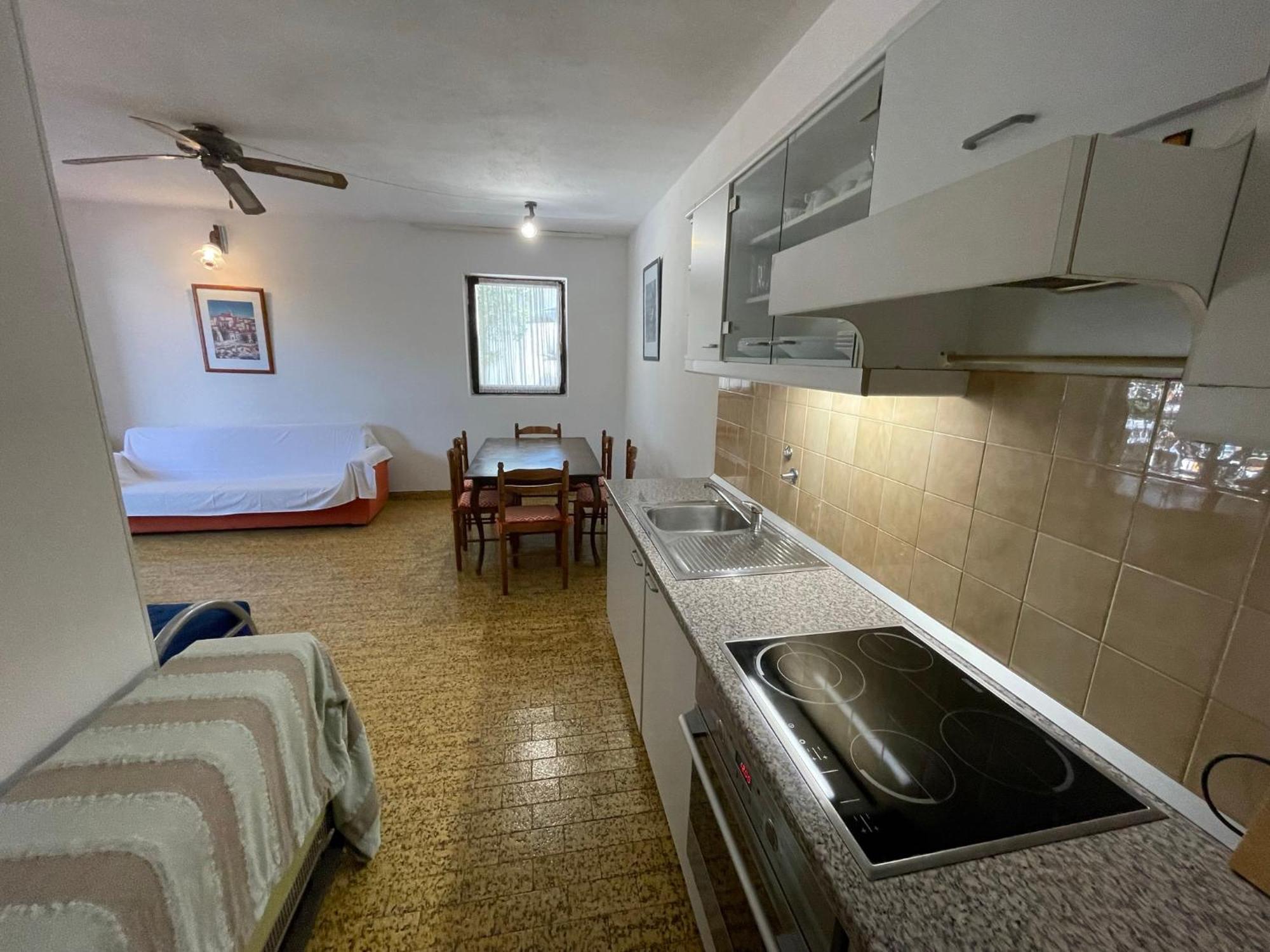 Apartment Jakasa โตรกีร์ ภายนอก รูปภาพ