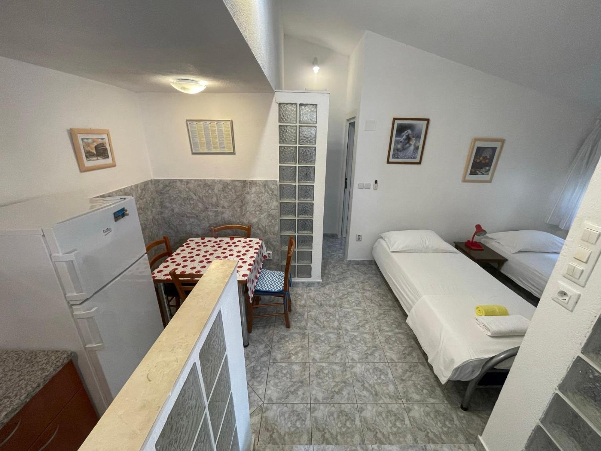 Apartment Jakasa โตรกีร์ ภายนอก รูปภาพ