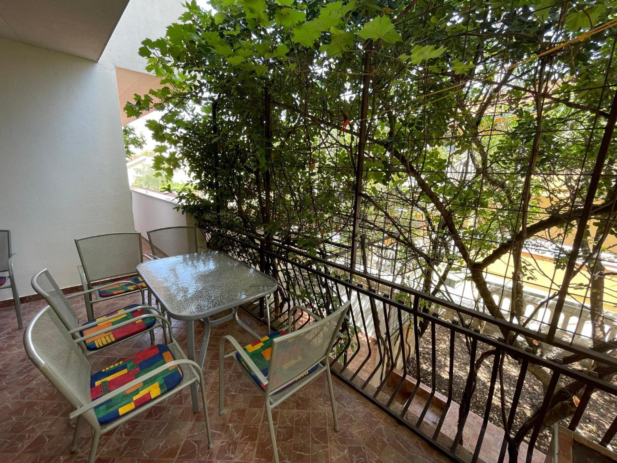 Apartment Jakasa โตรกีร์ ภายนอก รูปภาพ
