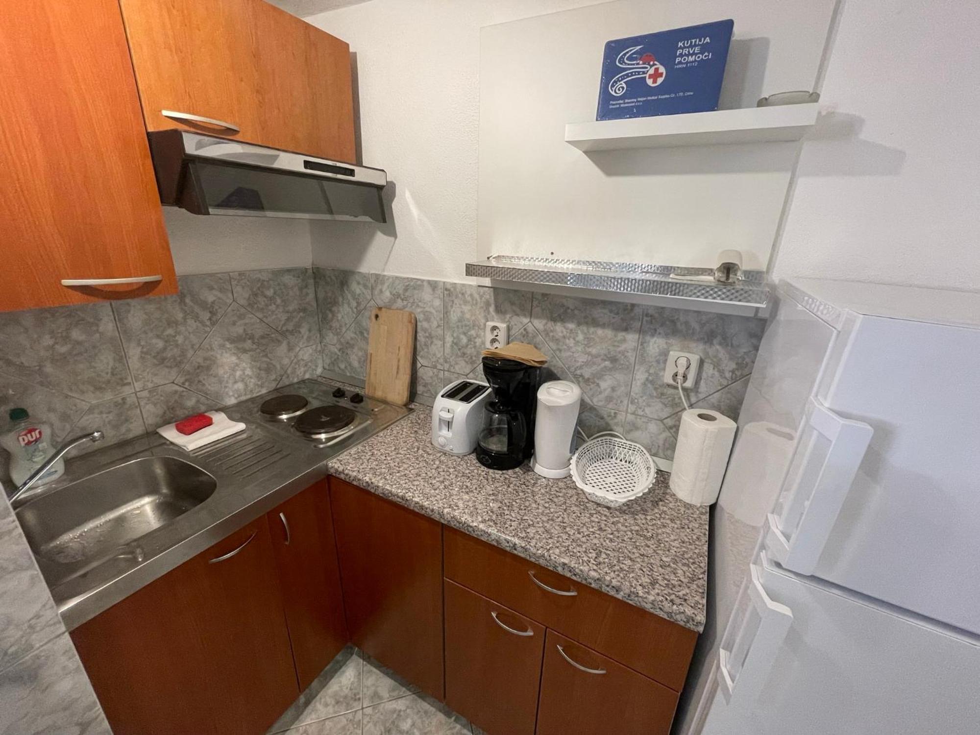 Apartment Jakasa โตรกีร์ ภายนอก รูปภาพ